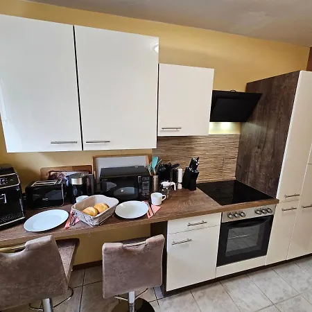 Exklusives Und Helles Erdgeschoss-apartment No 2 Im Zentrum Von Kassel, Schnelles 1gbit Internet, Geschirrspueler, Boxspringbetten