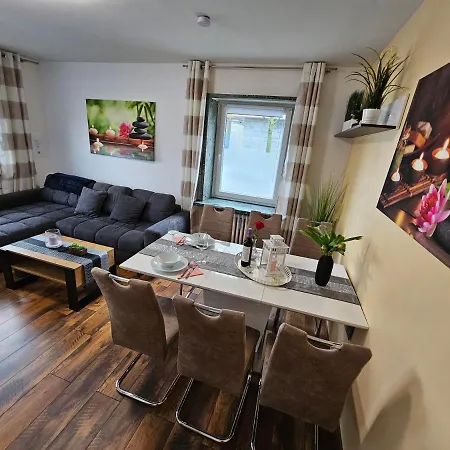 Exklusives Erdgeschoss-apartment: Zentrale Lage, Highspeed-internet & Komfort Apartment Kassel