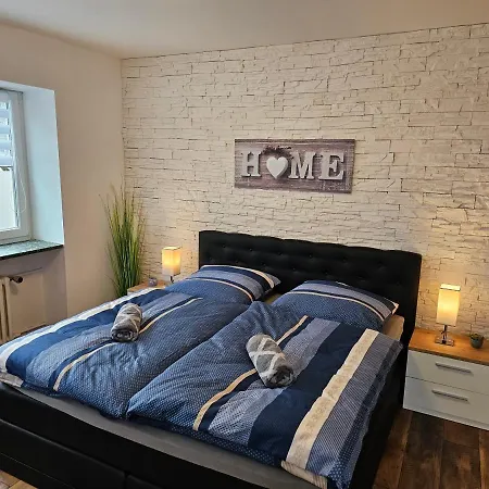 아파트 Exklusives Und Helles Erdgeschoss-apartment No 2 Im Zentrum Von Kassel, Schnelles 1gbit Internet, Geschirrspueler, Boxspringbetten