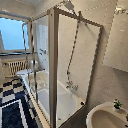 Exklusives Erdgeschoss-apartment: Zentrale Lage, Highspeed-internet & Komfort Kassel
