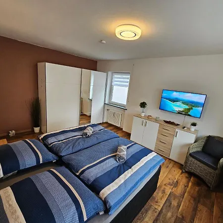 아파트 Exklusives Und Helles Erdgeschoss-apartment No 2 Im Zentrum Von Kassel, Schnelles 1gbit Internet, Geschirrspueler, Boxspringbetten