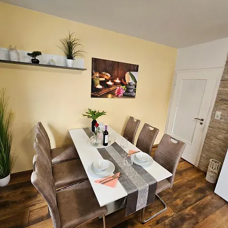 아파트 Exklusives Und Helles Erdgeschoss-apartment No 2 Im Zentrum Von Kassel, Schnelles 1gbit Internet, Geschirrspueler, Boxspringbetten *