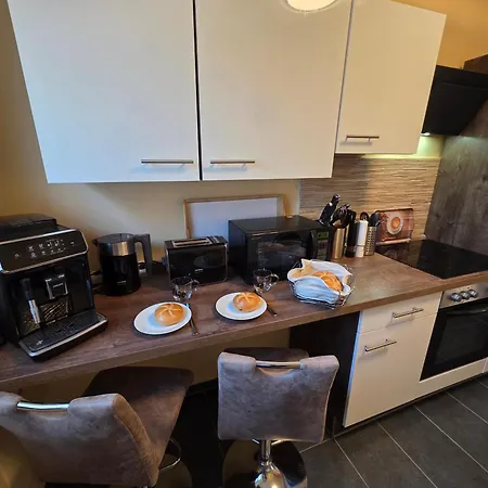 Exklusives Und Helles Erdgeschoss-apartment No 2 Im Zentrum Von Kassel, Schnelles 1gbit Internet, Geschirrspueler, Boxspringbetten *