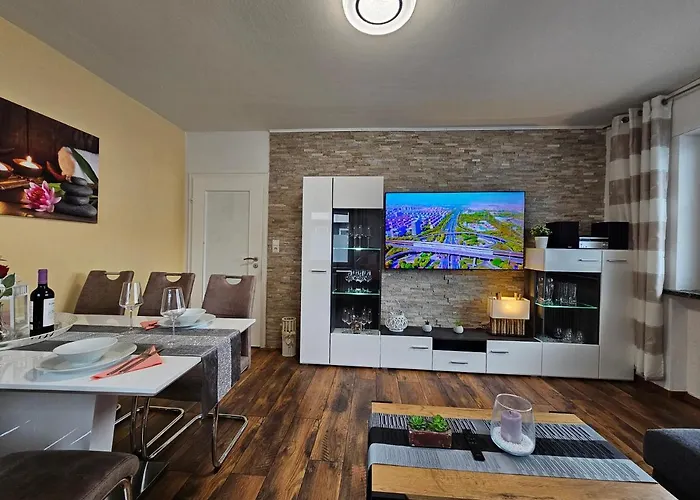 Apartament Exklusives Und Helles Erdgeschoss-apartment No 2 Im Zentrum Von Kassel, Schnelles 1gbit Internet, Geschirrspueler, Boxspringbetten