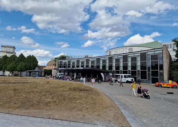 Exklusives Und Helles Erdgeschoss-apartment No 2 Im Zentrum Von Kassel, Schnelles 1gbit Internet, Geschirrspüler, Boxspringbetten Apartment Kassel