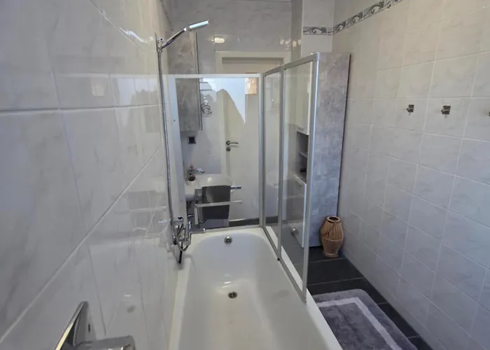 Exklusives Und Helles Erdgeschoss-apartment No 2 Im Zentrum Von Kassel, Schnelles 1gbit Internet, Geschirrspüler, Boxspringbetten Kassel